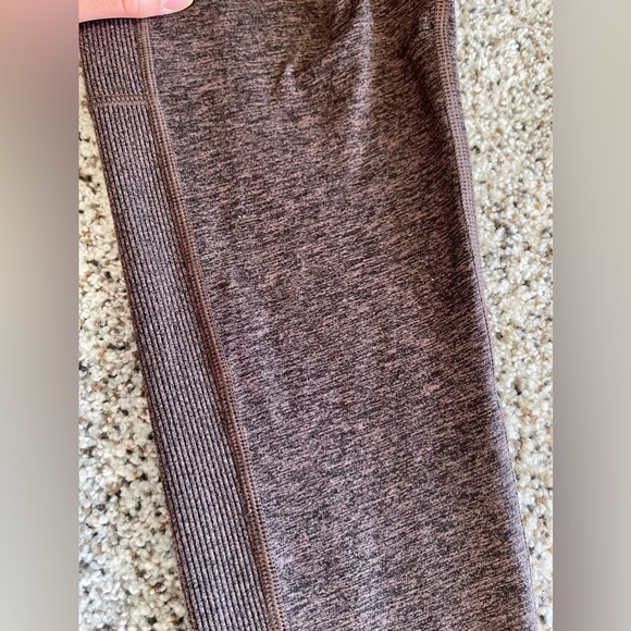 Offline By Aerie The Hugger Ribbed Pocket Legging in Relic - Picture 9 of 9